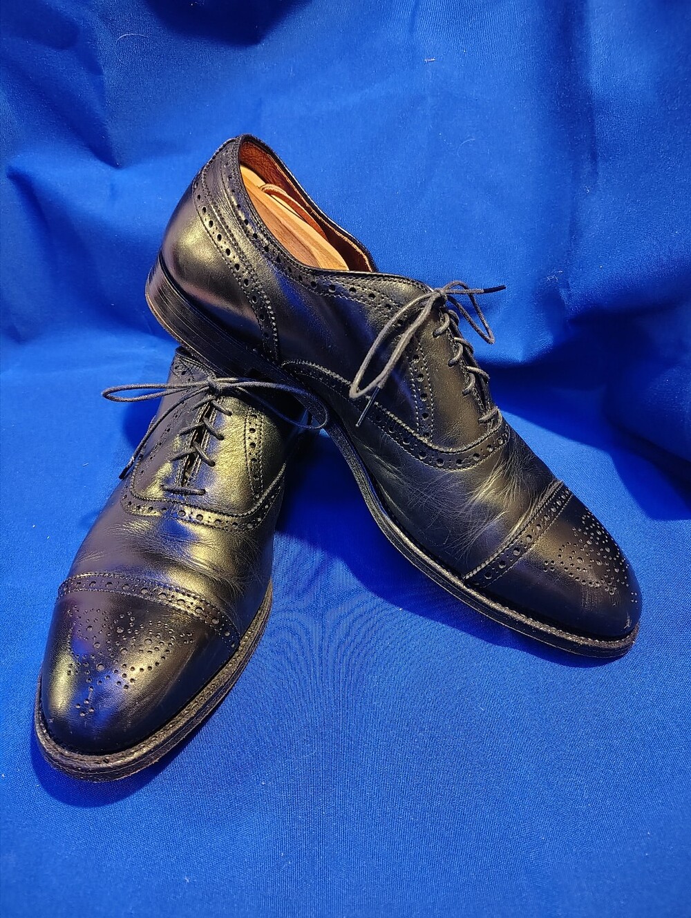 Alden 909 Black Calf Medallion Tip Oxfords – Men’s 12 AA/B